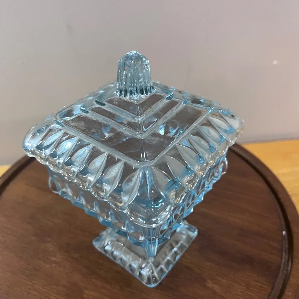 Vtg Jeanette Light Blue Aqua Pressed Glass Pedestal Wedding Cake Box Candy Dish